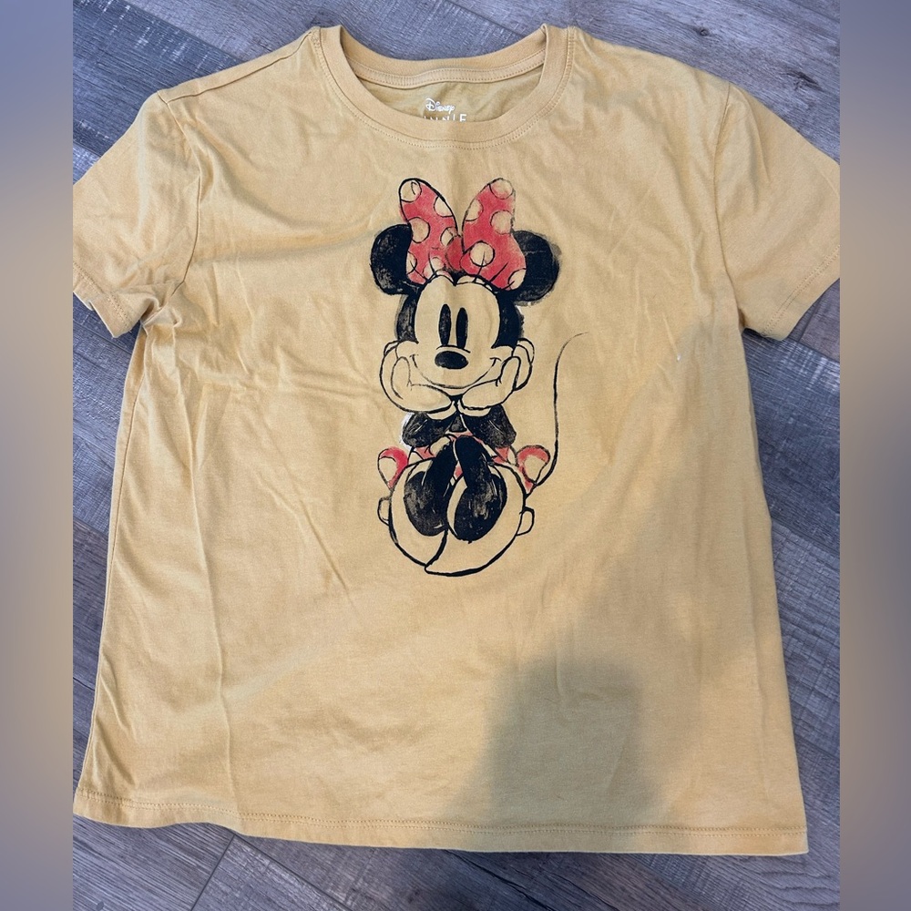 Disney women’s Minnie Mouse t-shirt